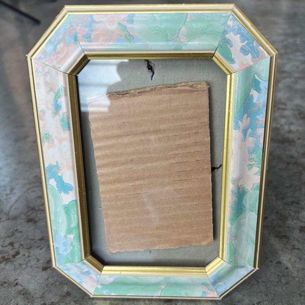 Vintage Fetco International Pastel Marbled Enamel Picture Frame Gold Trim 5.5x8